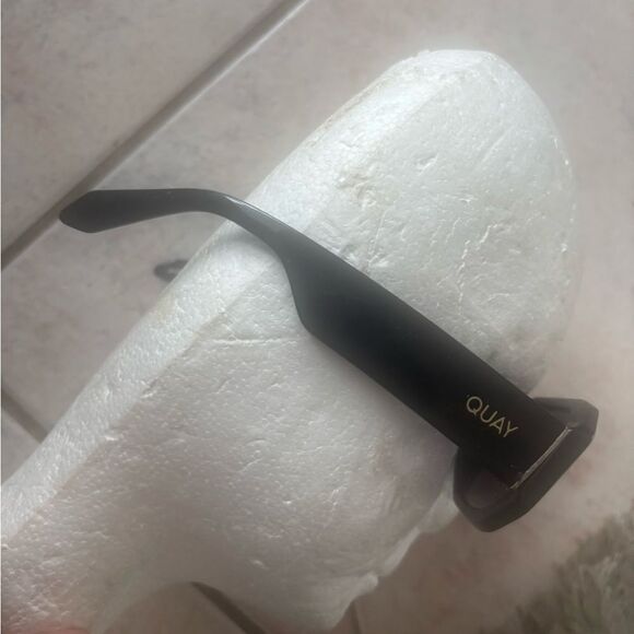 Quay sunglasses oversized glasses cat eye frames hyped up accessory box eye wear